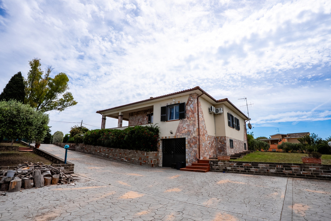 Villa in Via Adda 11, Aprilia 9