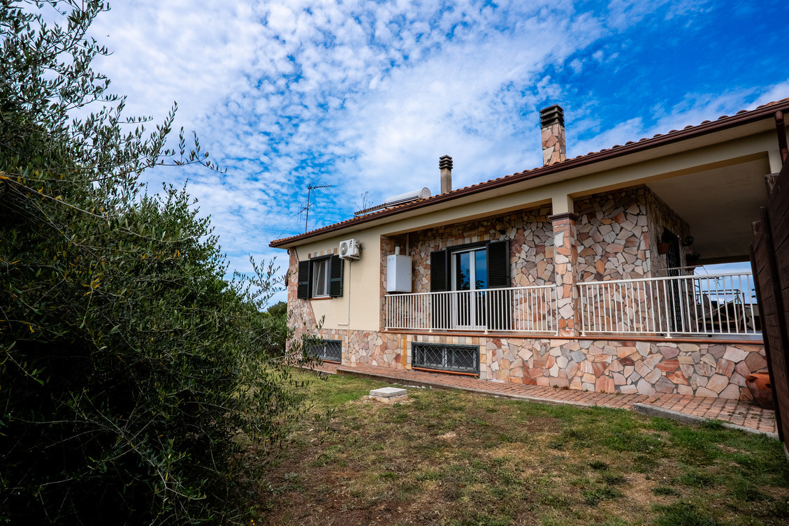 Villa in Via Adda 11, Aprilia 12